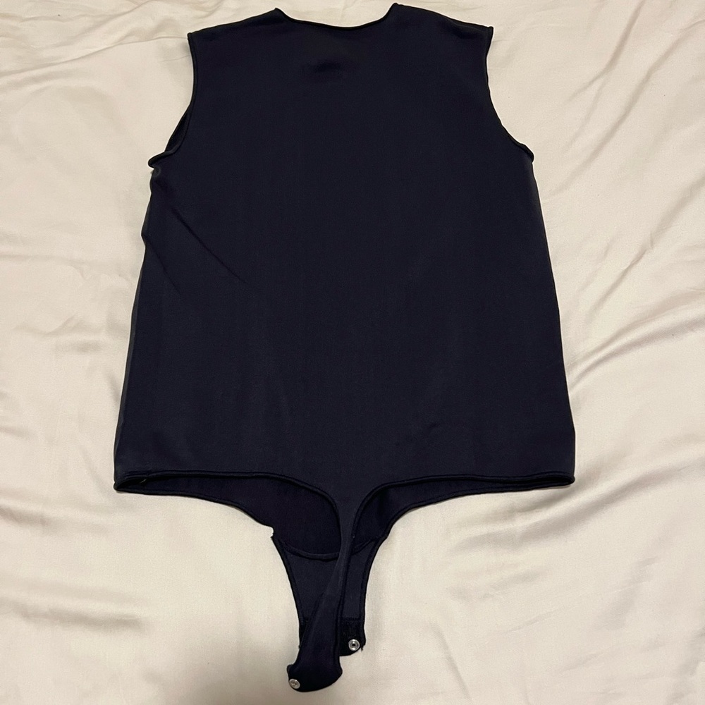 SKIMS essential crew neck sleeveless bodysuit